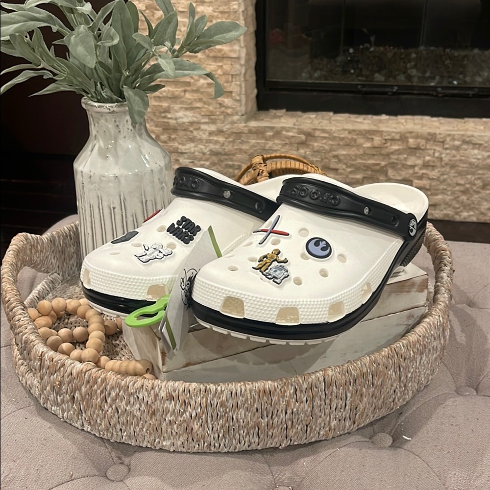 Women’s/Mens Star Wars Crocs (includes charms)
